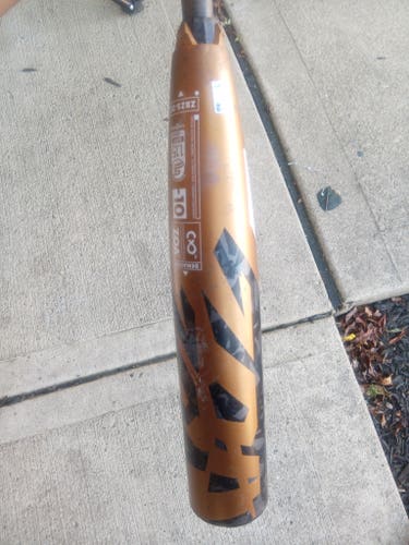 2023 DeMarini Zoa Composite USSSA Certified Bat (-10) 19 oz 29" (Used)