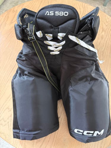 Junior, Large CCM Tacks AS-580 Hockey Pants (Used But Like New)