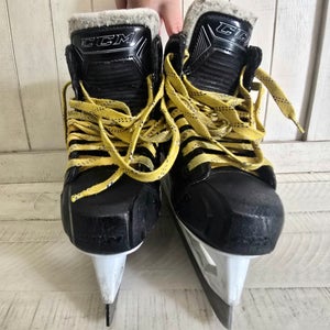 CCM Super Tacks 9370 Hockey Goalie Skates Regular Width Size 3 (Used)