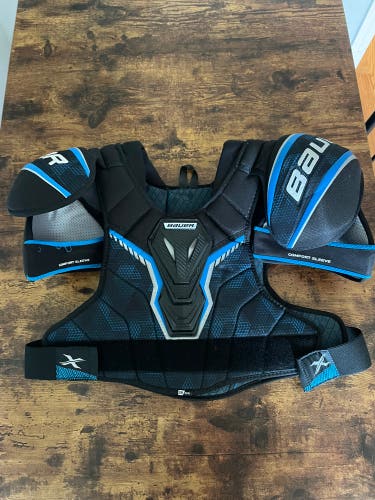 Medium Senior Bauer X Shoulder Pads (Used)