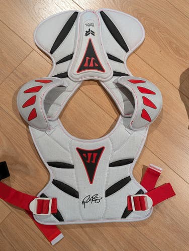Medium Youth Warrior Rabil Shoulder Pads (Used)