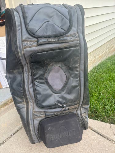 Bownet Commander Rolling Catcher’s Bag