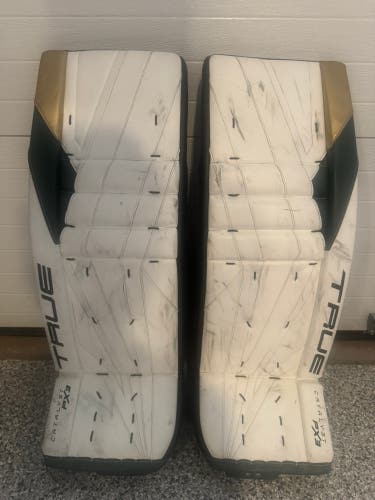 33"  2024 True Catalyst PX3 Goalie Leg Pads  (Used)