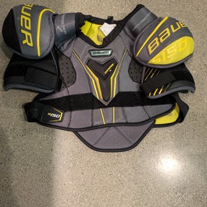 Large Senior Bauer Supreme S150 Shoulder Pads (Used)