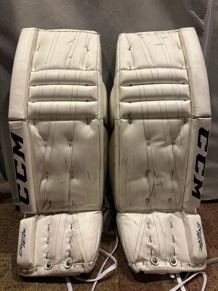 30"  CCM Extreme Flex 760 Goalie Leg Pads (Used)
