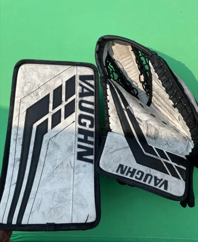 Youth Vaughn Velocity VE8 Goalie Glove & Blocker