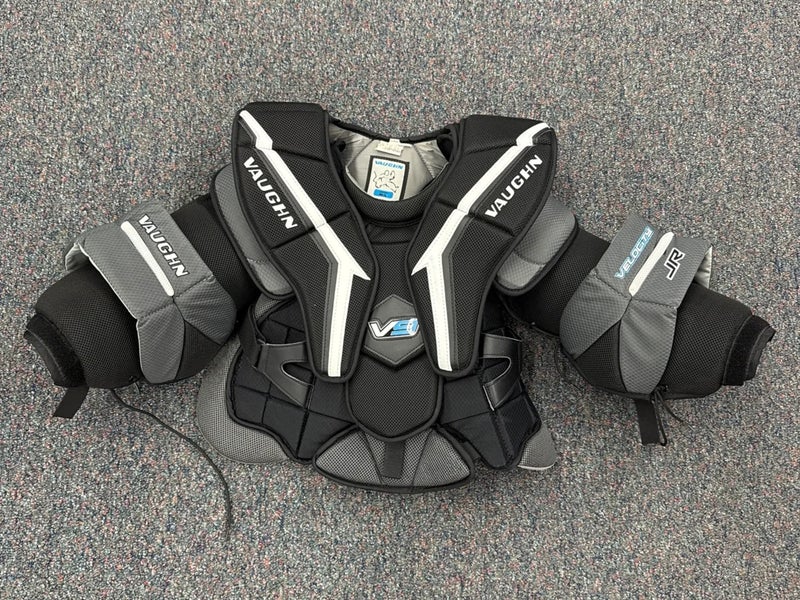 Vaughn Velocity V9 Goalie Chest Protector (Used) | Junior Medium/Large