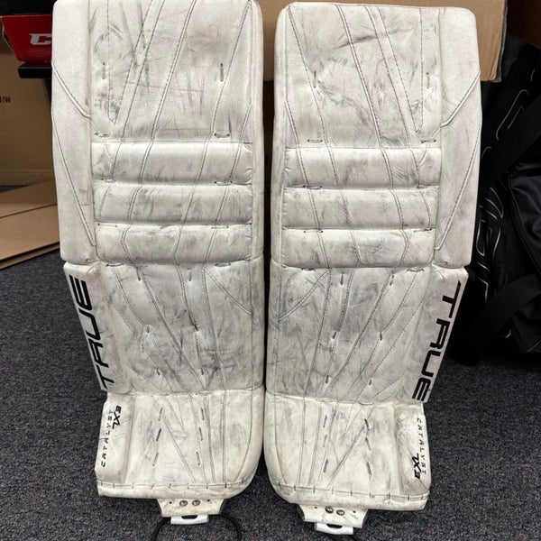 White Intermediate True Catalyst 7X3 Goalie Leg Pads (Used) | 30" +2"