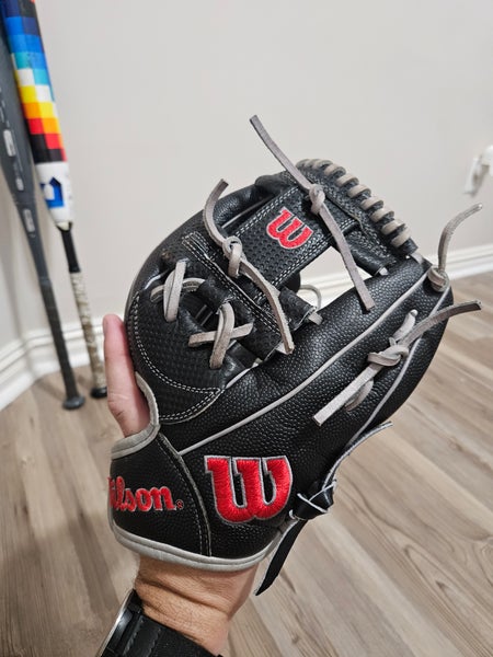 RH Wilson A2000 Softball Glove 12" (Used)