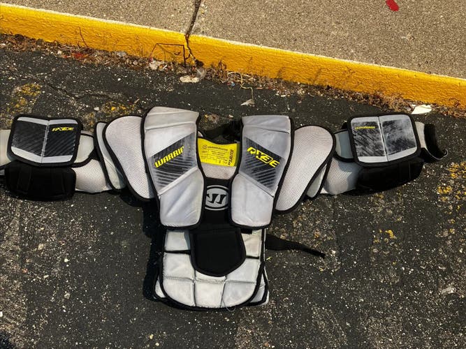 Intermediate Small Warrior RX3E+ Goalie Chest Protector (Used)