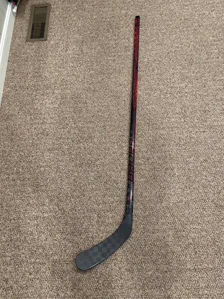 Junior Bauer Twitch Right Handed Hockey Stick P92 (Used)