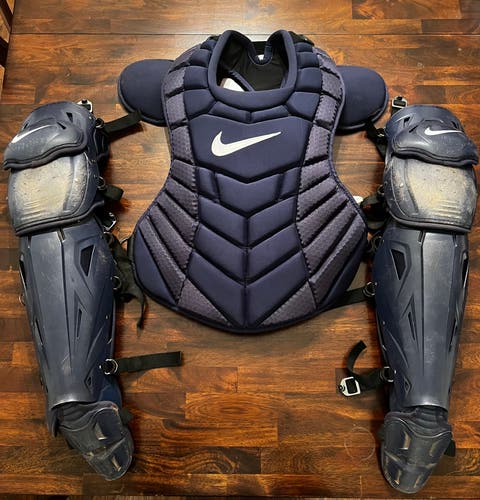 17in Navy Nike Diamond Elite Catcher's Set