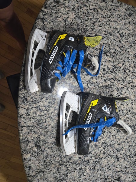 Bauer Supreme M4 Hockey Skates Regular Width Size 1.5 (Used)