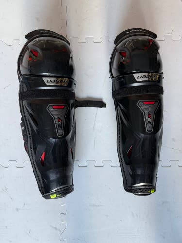 Senior Bauer Vapor X3.0 16" Shin Pads  (New)
