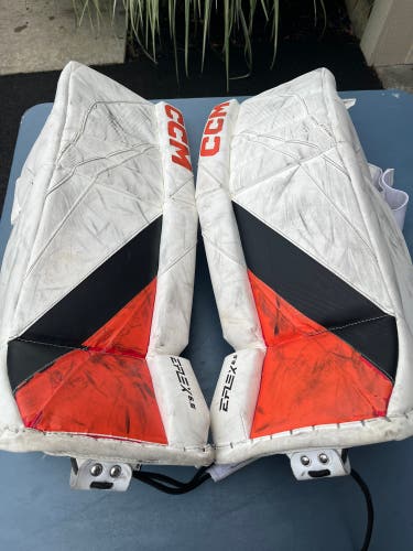 28" CCM Eflex 6.5 Goalie Leg Pads (Used)