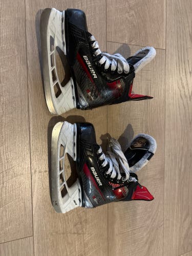 Youth Bauer 5x pro skate size: 12 D