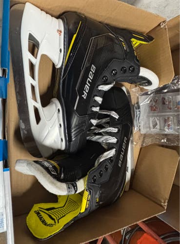 *NEW* Bauer Supreme M4 Hockey Skates