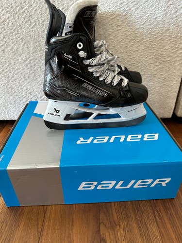 2025 Bauer Supreme M50 Pro Hockey Skates Regular Width 6 (New)