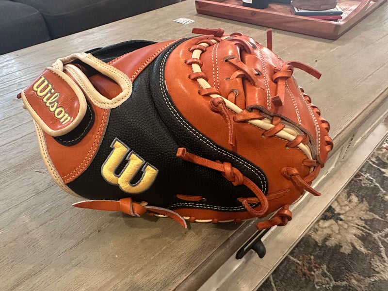 2024 Wilson RH Catcher's A2000 Baseball Glove 34" (New)
