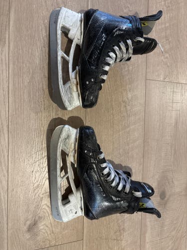 Bauer Hyperlite 2 skates Junior Size 3 - Fit 2
