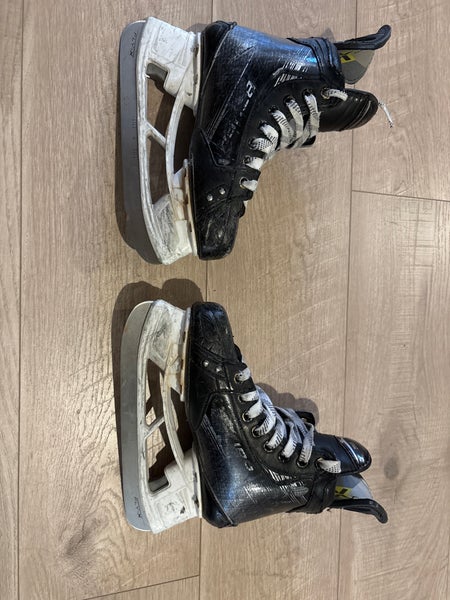 Bauer Hyperlite 2 skates Junior Size 3 - Fit 2