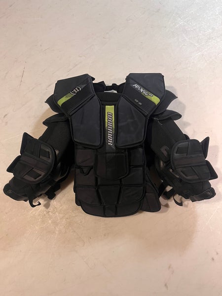 Medium  Warrior RITUAL X4 E+ Goalie Chest Protector (Used)