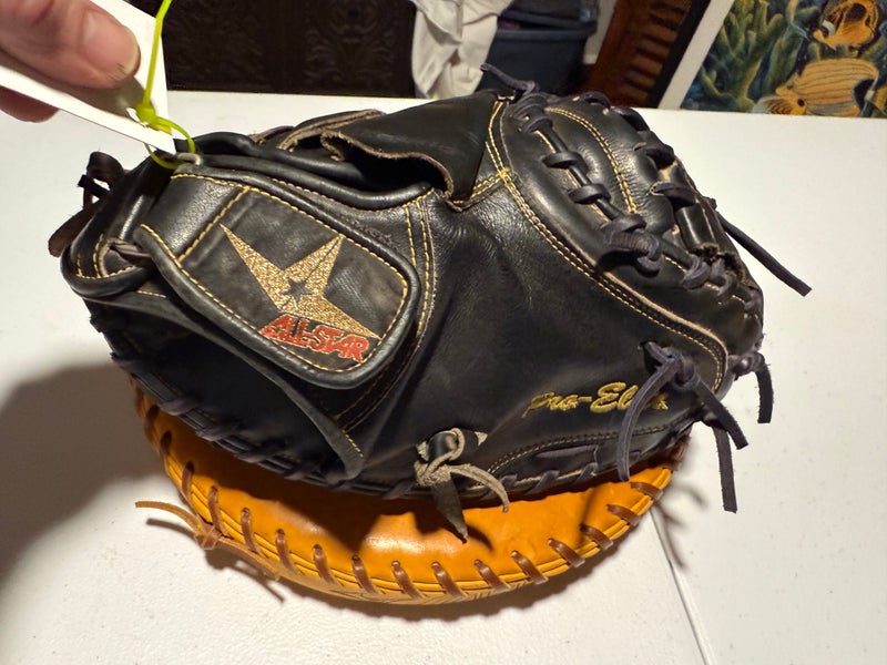 All Star Pro Elite Right Hand Throw Catcher's CM3000SBK Baseball Glove 33.5" (Used)