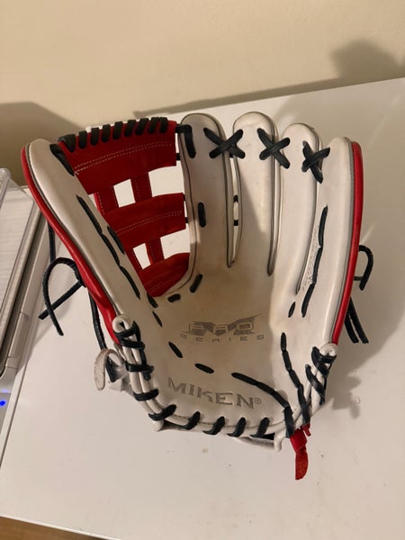 RH Miken Pro Series Softball Glove 13.5" (Used)