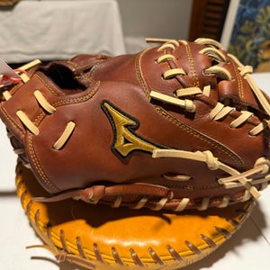 Mizuno Pro Limited Edition Catchers Glove 33.5" (Used)