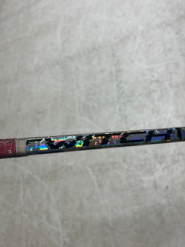 Intermediate Bauer Twitch Right Handed Hockey Stick P28 (New)