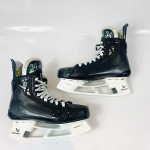 Bauer Vapor Hyperlite 2 Hockey Skates Regular Width Pro Stock 9.5 (Used)