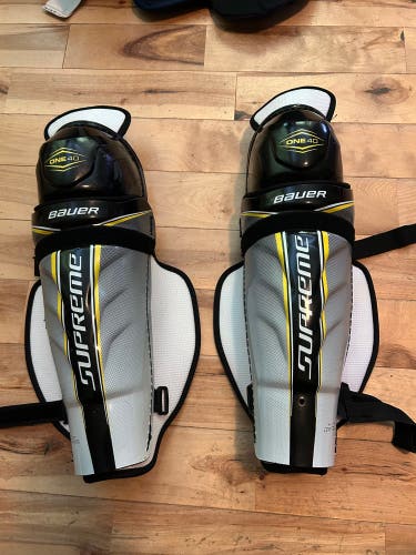 Bauer Supreme One40 Senior Shin Guards 14”