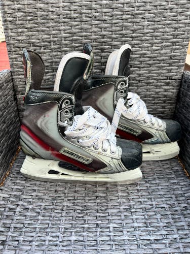 Bauer Vapor X 7.0 Hockey Skates Regular Width Pro Stock 8 (Used)