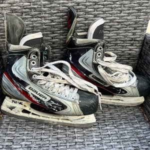 Bauer Vapor APX Hockey Skates Regular Width Pro Stock 8.5 (Used)