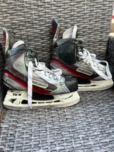 Bauer Vapor X 7.0 Hockey Skates Regular Width Pro Stock 8 (Used)