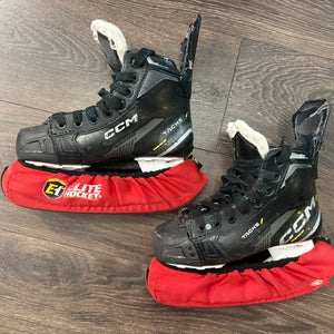 Used Junior Size 2.5 CCM Tacks AS580 Hockey Skates Regular Width With Upgraded Steel