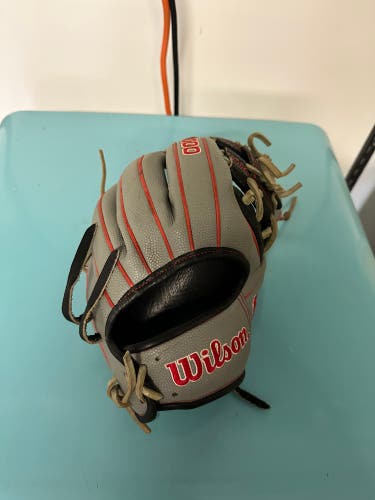 Wilson RH Infield A2000 1975 Baseball Glove 11.75" (Used)