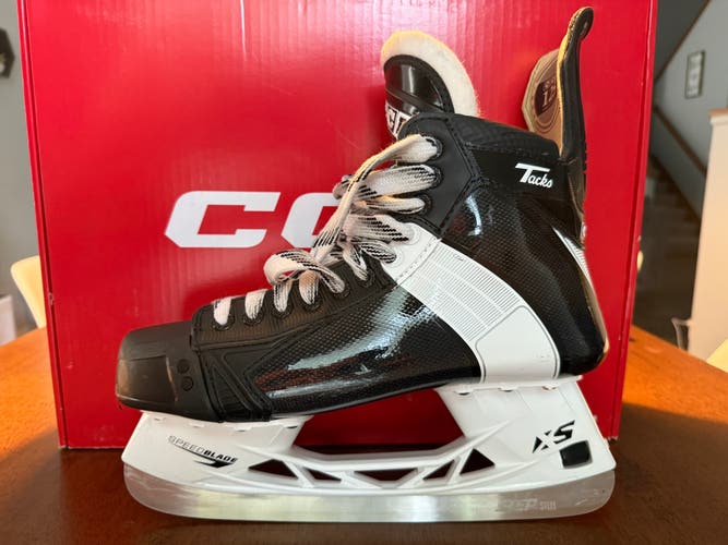 CCM Tacks XF 652
