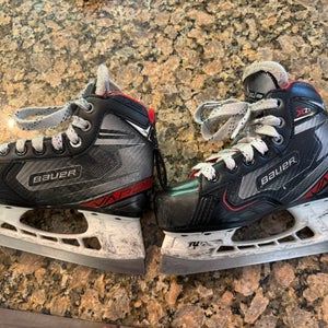 Bauer Vapor X2.7 Hockey Goalie Skates Size 1 (Used)