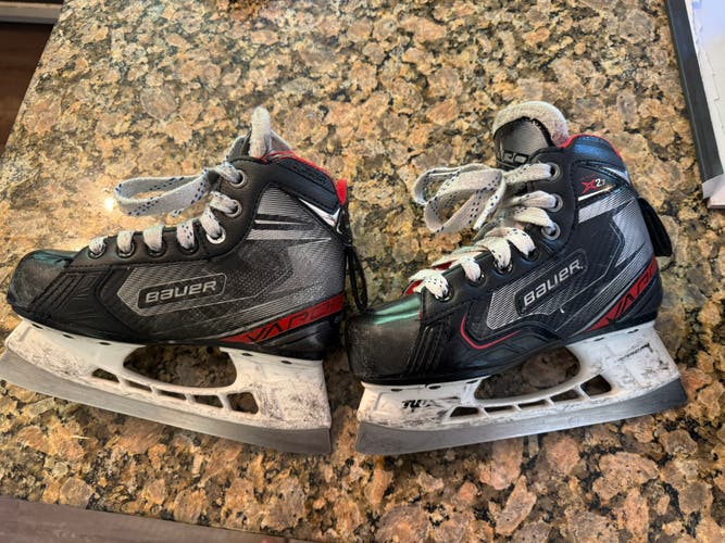 Bauer Vapor X2.7 Hockey Goalie Skates Size 1 (Used)