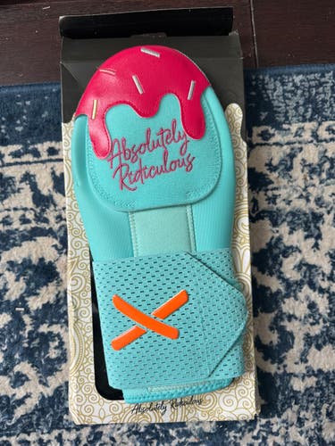 Absolutely Ridiculous Sliding Mitt – “Mami Ice” – Full Size – NEW