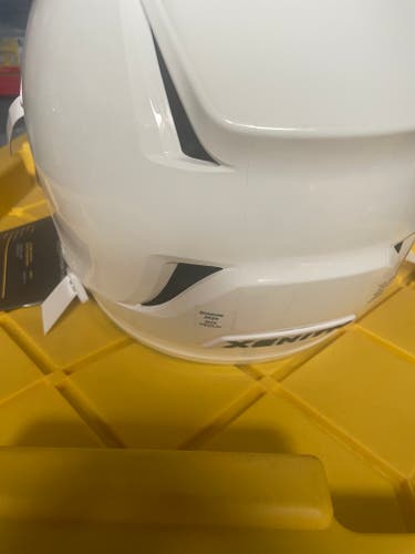 Medium Adult Xenith Shadow Helmet (New) Glossy White