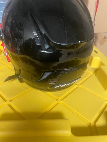 Medium Youth Xenith Shadow Helmet (New) Glossy Black