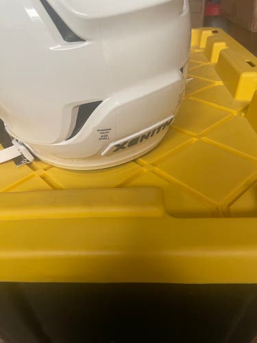 Small Youth Xenith Shadow Helmet (New) Glossy White