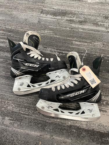Junior CCM RibCor 74K Hockey Skates Regular Width Size 3.5 (Used)