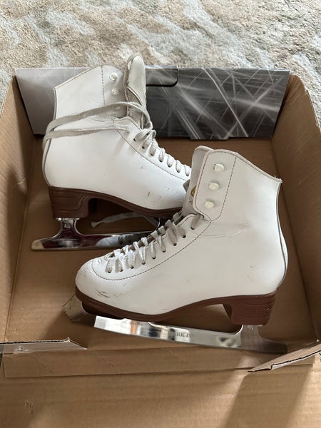 Jackson Ultima Figure Skates B Junior 3 (Used)