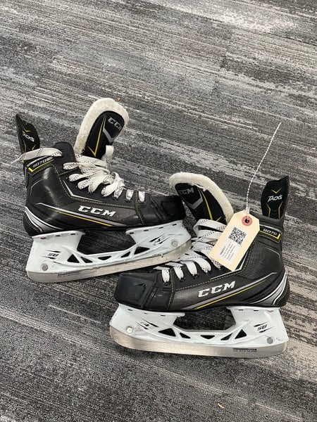 Senior CCM Tacks 9070 Hockey Skates Regular Width Size 5.5 (Used)