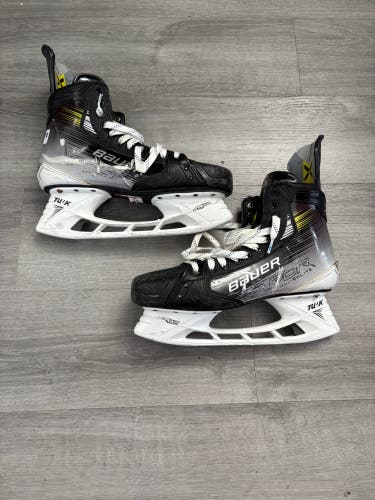 Bauer Vapor Hyperlite 2 Hockey Skates Regular Width Pro Stock Hvorka 13 (Used)