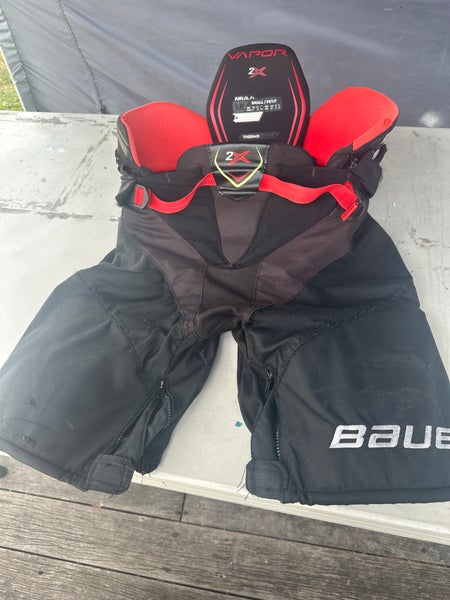 Small Senior Bauer VAPOR 2X Hockey Pants  (Used)