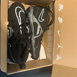 Men's  Size M 9.5 (W 10.5) Nike Low Top ALPHA (New)